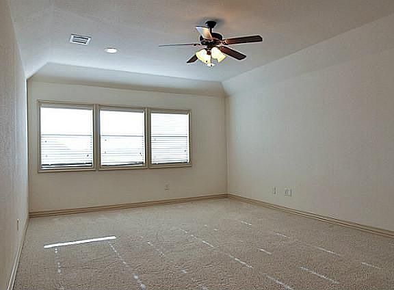 5th image of 7900 Oak Knoll Dr