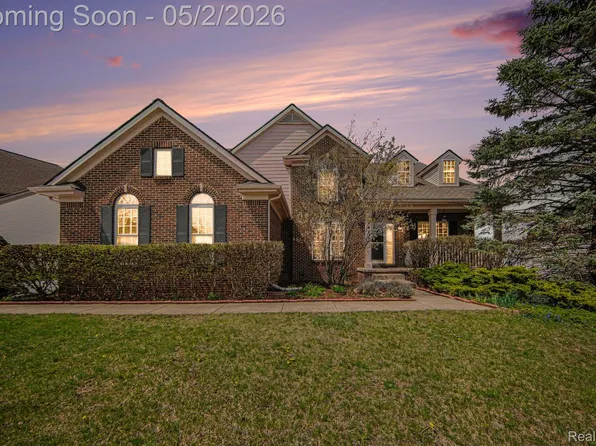 1660 Meadowside Dr, Ann Arbor, MI 48104