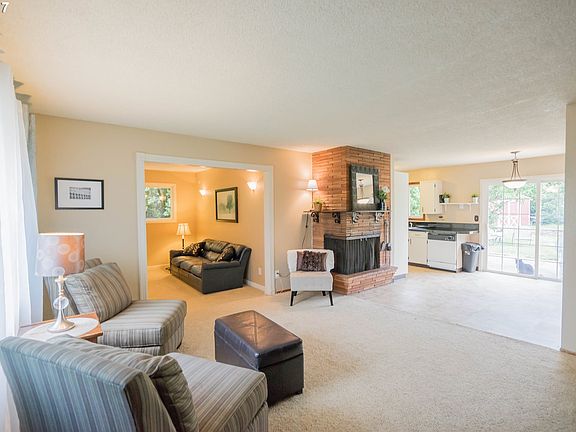 2nd image of 1219 NE 108th Ave