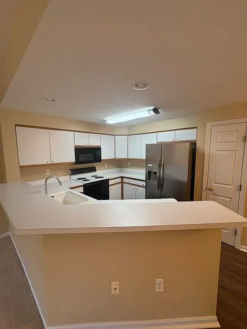 2 bed, 2.0 bath, 1382 sqft, $1,800 — Photo 3