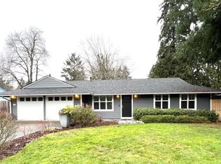 6136 SW Fernbrook Cir, Lake Oswego, OR 97035