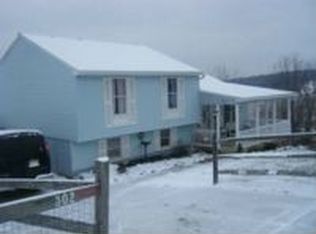 302 Contour Rd, Mount Airy, MD 21771