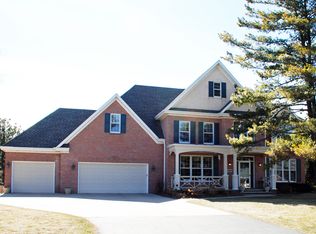 2863 Pine Ridge Rd, Oshkosh, WI 54904