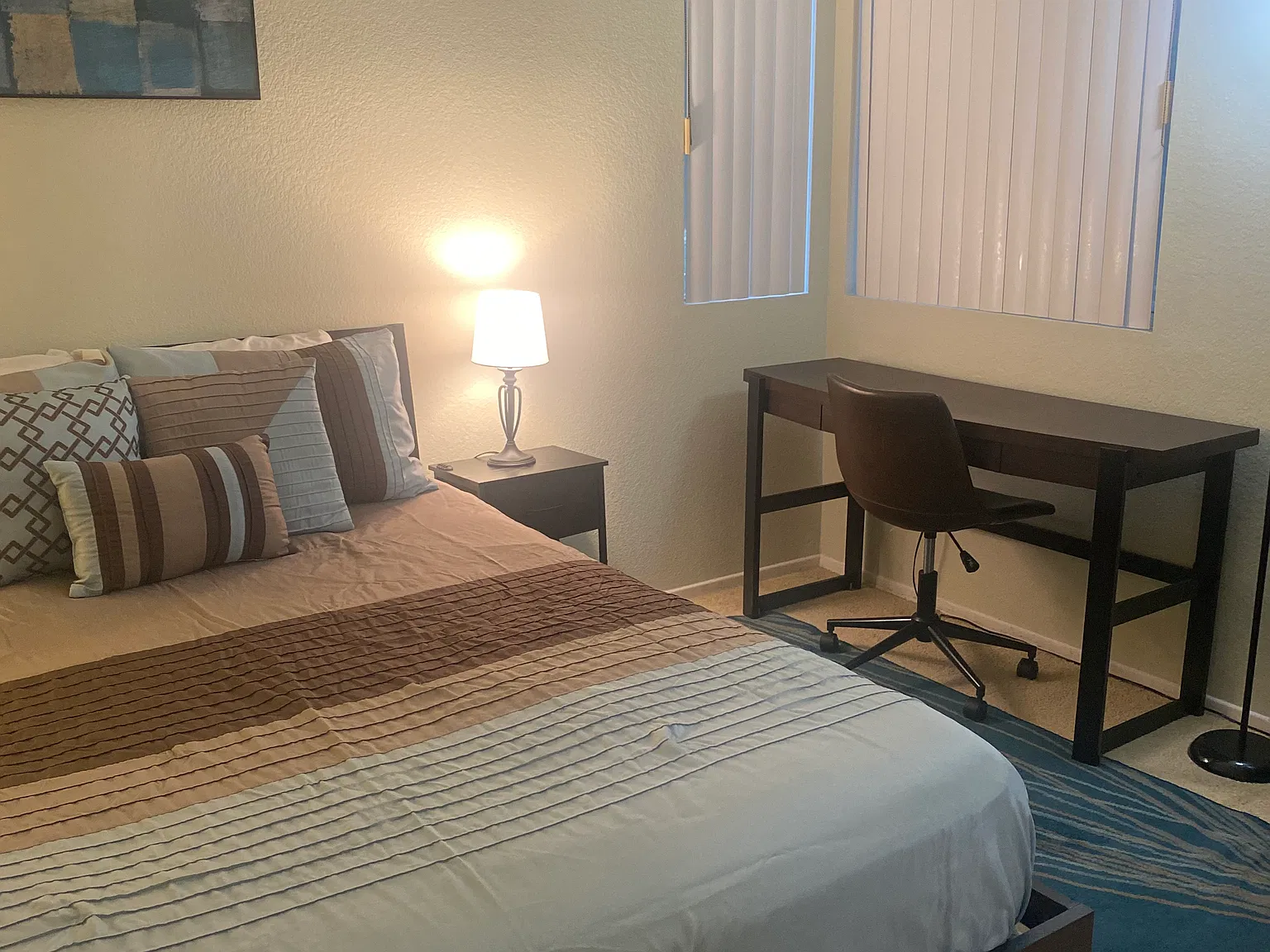 4 bed, 2520 sqft, $1,200 — Photo 2