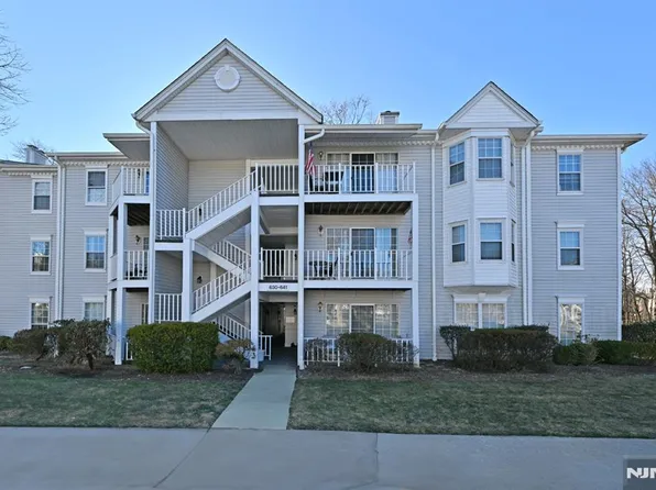 640 Plum Ter, Mahwah, NJ 07430