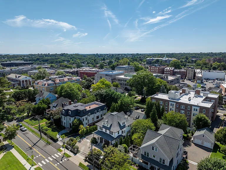 250 Milbank Ave #B — Photo 2