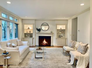 73 Weaver St APT 9, Greenwich, CT 06831