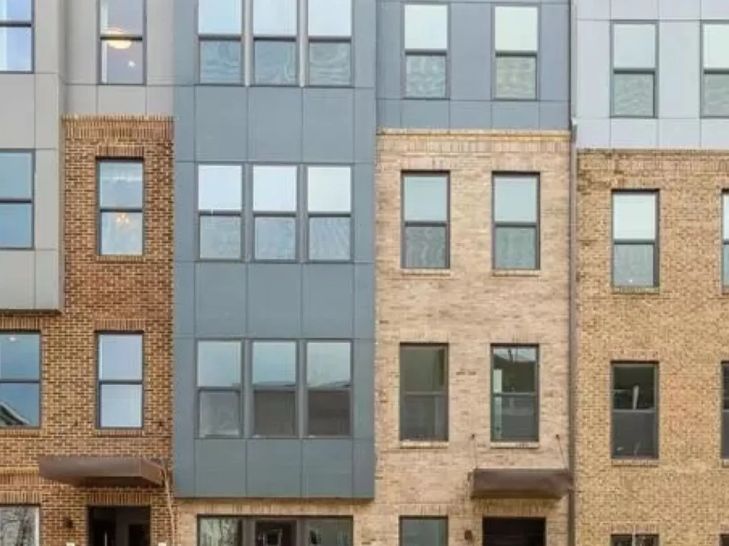 Modern 3BR Condo: Walk to Metro, 3 Miles from IAD — Photo 2