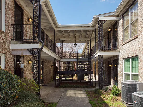 650 Cornell St, Charleston, SC 29407