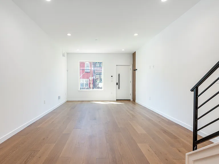 2925 Master St — Photo 26