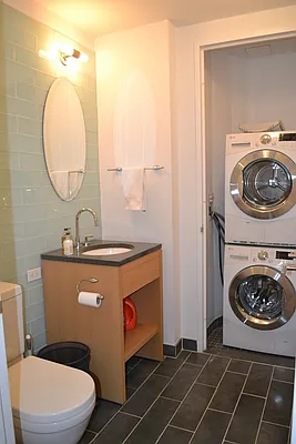 Rented by Manhattan Boutique Real Estate | media 34