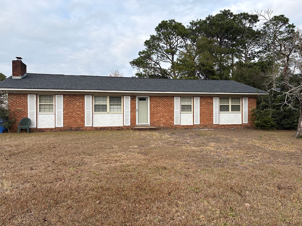1st image of 414 Pine Hills Dr