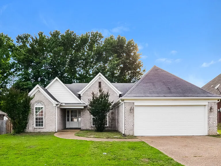 5837 Stonewall Dr — Photo 1