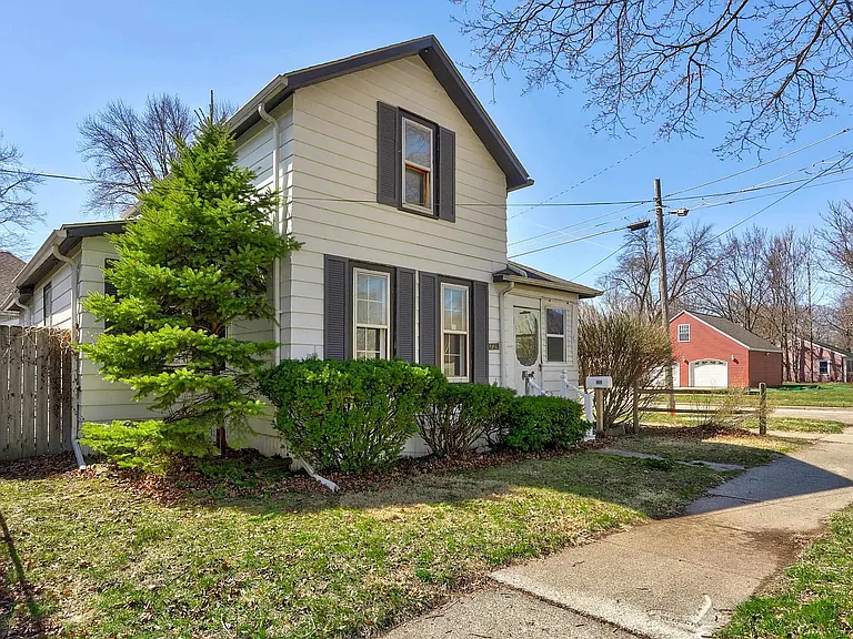 723 Union Ave — Photo 2