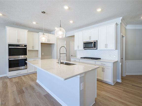4th image of 1601 Merlot Ln