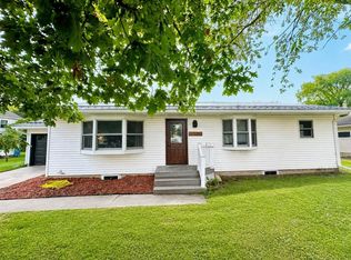 1416 Hillcrest Dr, Waverly, IA 50677