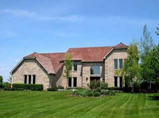 8 Copperfield Dr, Hawthorn Woods, IL 60047