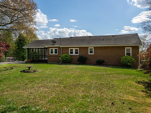 3rd image of 1616 Roberson Rd