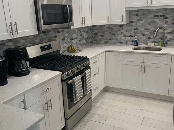 845 Madeira Blvd, Melville, NY 11747