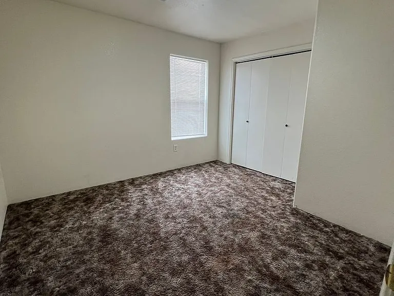 326 Old Fort Rd — Photo 5