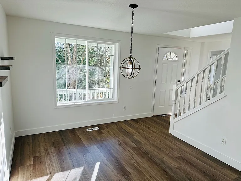 18820 NE Sunrise Ln — Photo 7