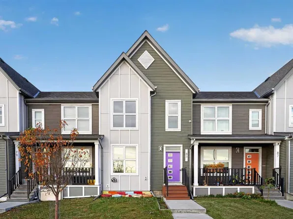 83 E Savanna Park NE, Calgary, AB T3J 0Y8