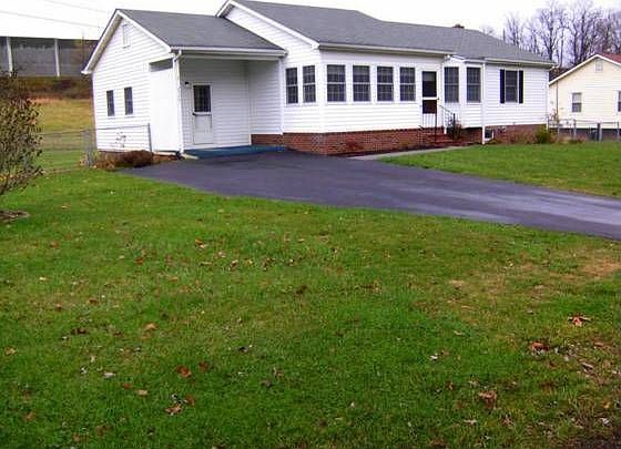 2nd image of 2300 Glade Dr