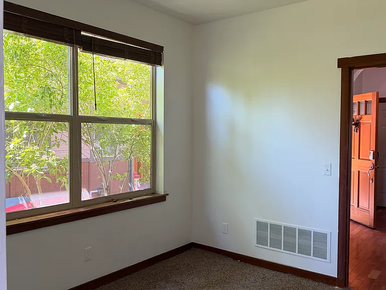 1238 Meagher Ave — Photo 16