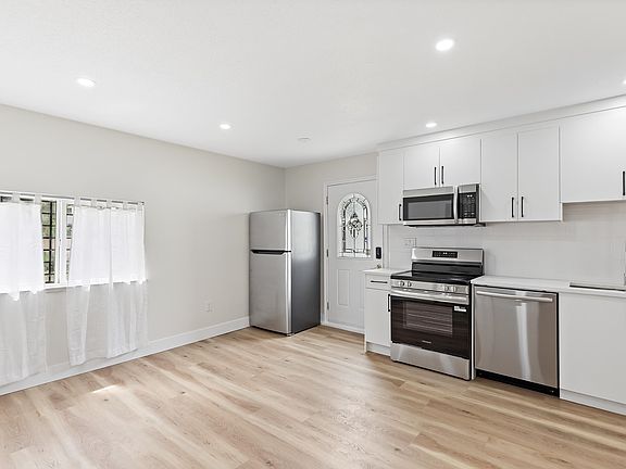 3rd image of 12822 229th St