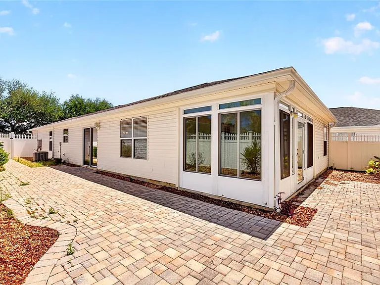 430 Calvert Ter — Photo 11