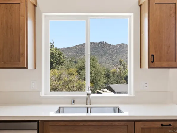 707 Lingel Dr, El Cajon, CA 92019