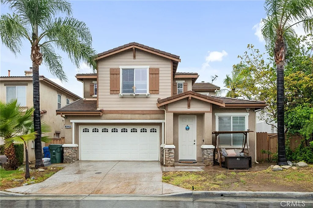 4 bed, 2588 sqft, $4,400 — Photo 1