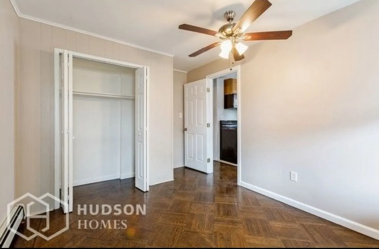 2 bed, 900 sqft, $2,350 — Photo 2