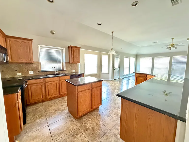 4308 Linda Kay Ln — Photo 6