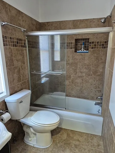 Studio, $1,050 — Photo 3