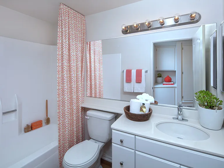 Turtle Rock Vista Apartment Homes — Photo 20