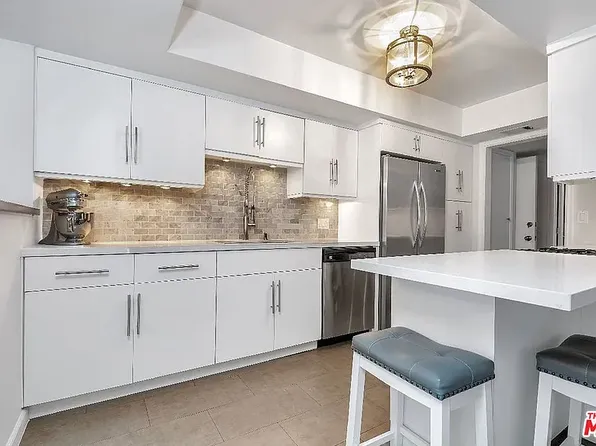 6736 Hillpark Dr APT 304, Los Angeles, CA 90068