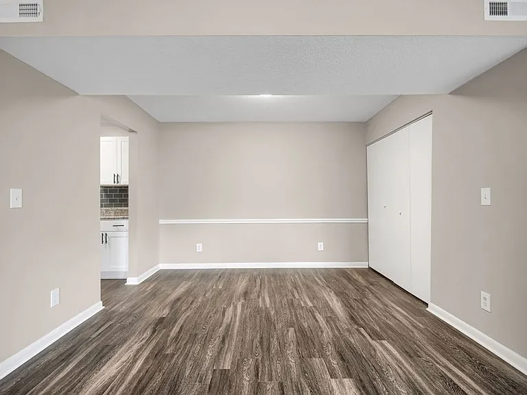 Windtree Apartment Homes — Photo 36