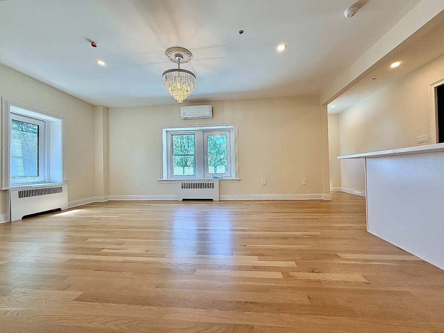 2 bed, 1.0 bath, $4,500 — Photo 3