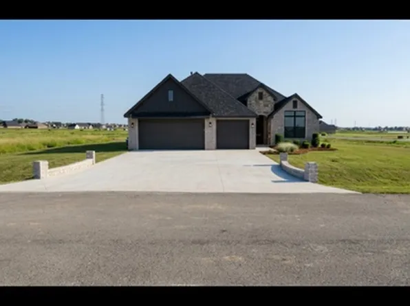 5677 E 136th Pl N, Collinsville, OK 74021