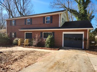 18 Pine Creek Ct, Greenville, SC 29605