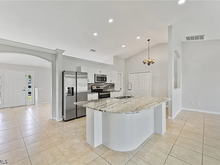 1240 NW 22nd Pl — Photo 16