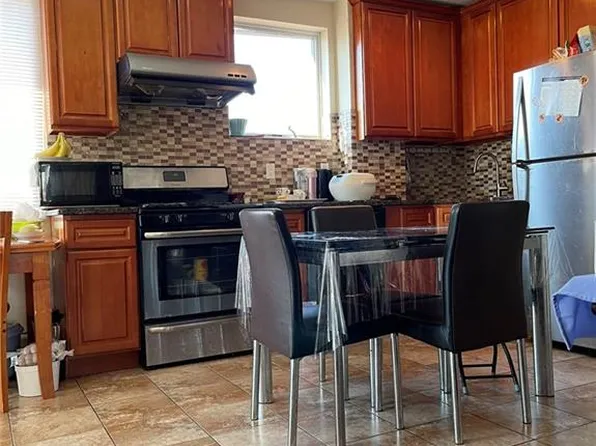 2138 Bath Ave APT 3B, Brooklyn, NY 11214