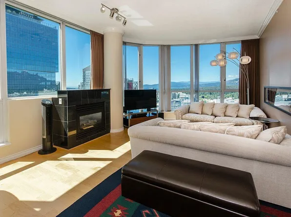 1111 Pender St #3805, Burnaby, BC V5C 2L2