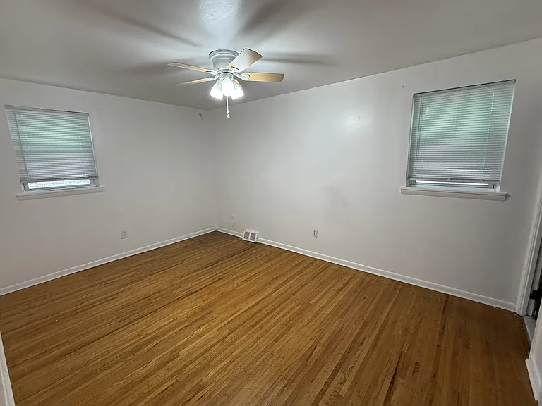 8835 Roosevelt Blvd — Photo 22