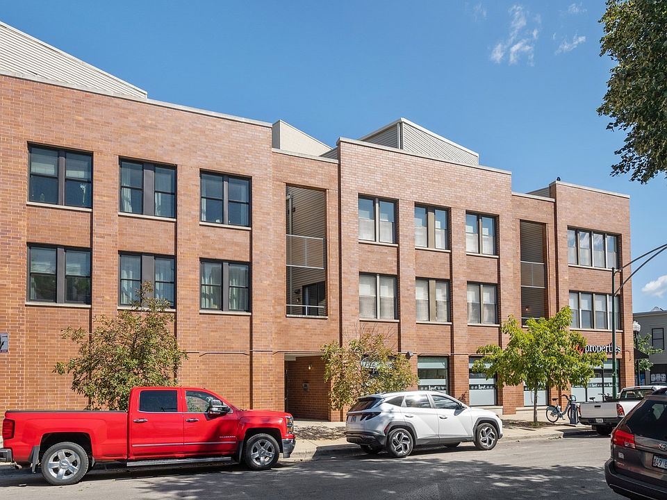 1st image of 2040 W Belle Plaine Ave Unit 208