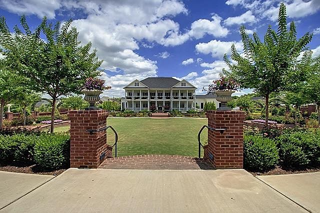 2nd image of 1716 Championship Blvd