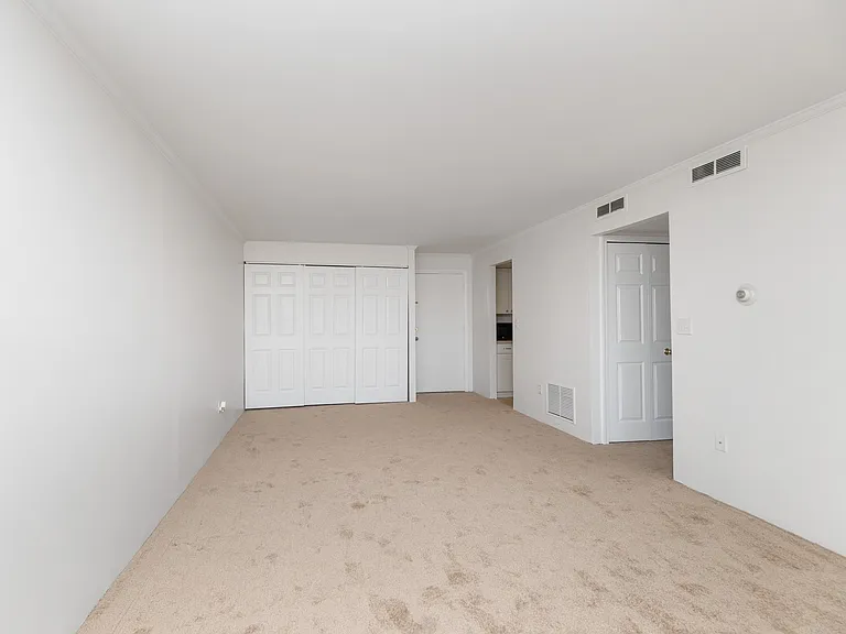 685 Main St #37 — Photo 4