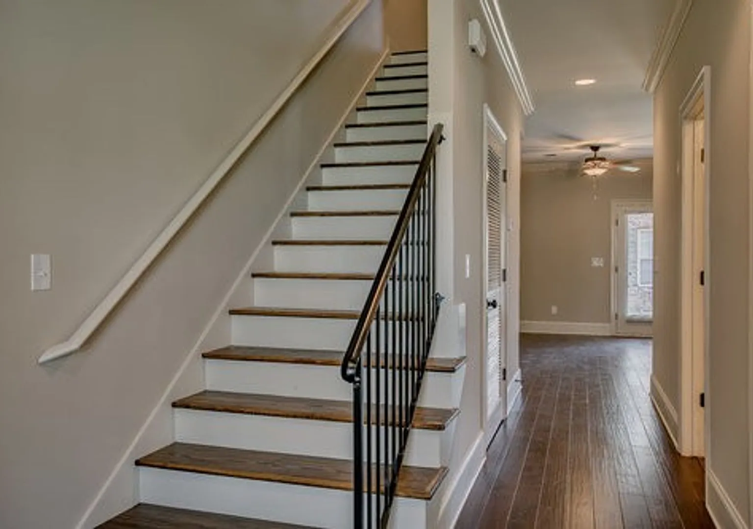The Mount 3 Bed 3.5 Bath-Sublease Starting Oct. 1, 2026 Thru July 24, 2027 — Photo 3