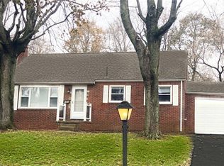 1906 Monument Rd NW, Canton, OH 44709